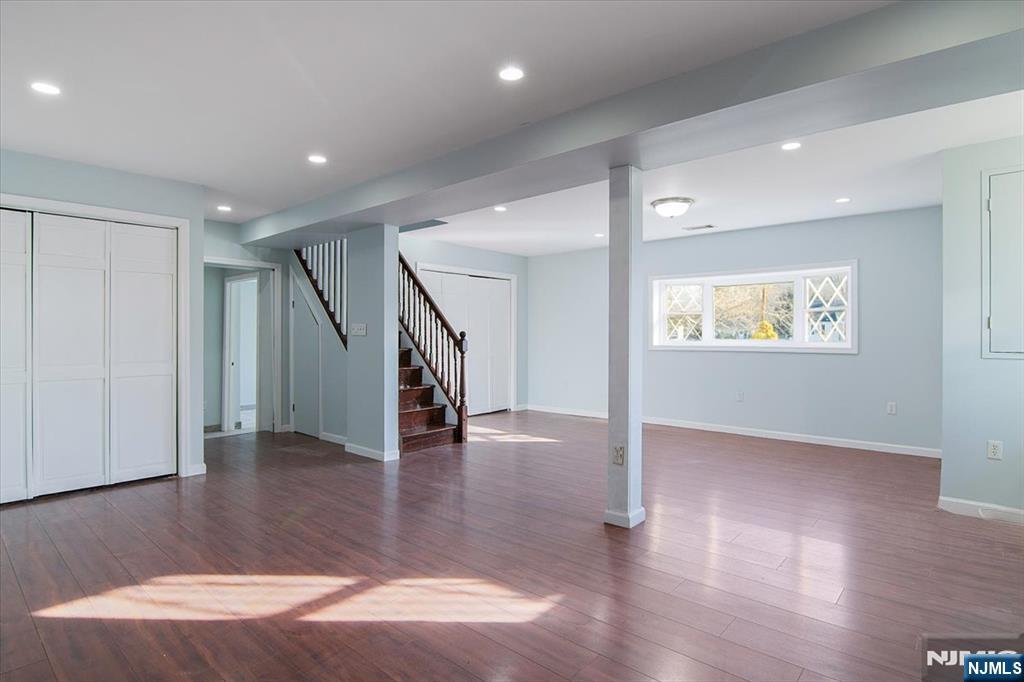 301 Riverview Road Pompton Lakes, NJ 07442 - Photo 23 of 33