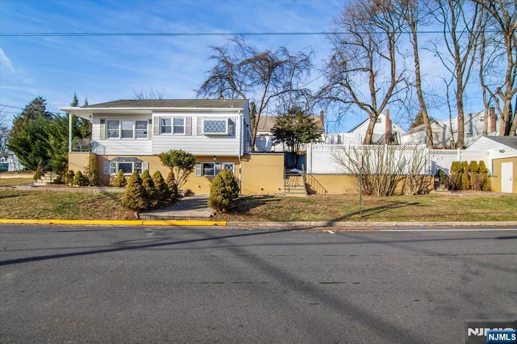 301 Riverview Road Pompton Lakes, NJ 07442 - Photo 31 of 33