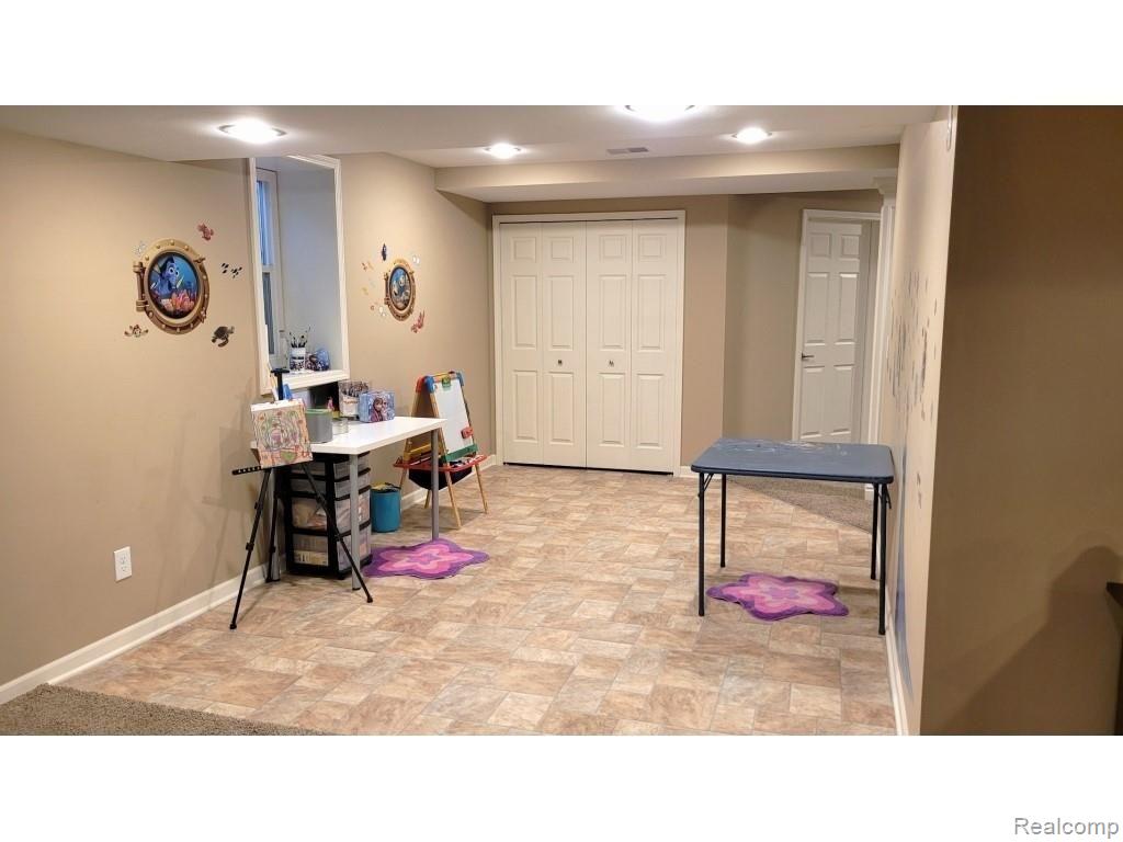 2036 Roundtree Rochester, MI 48307 - Photo 25 of 32 25-Basement Art Area.jpg