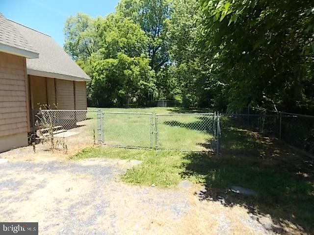 26418 Mariners Road Crisfield, MD 21817 - Photo 17 of 20 Fenced Back Yard