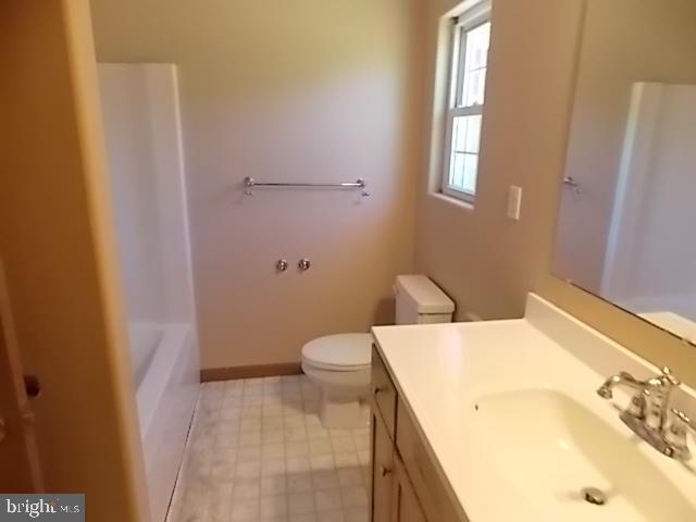 26418 Mariners Road Crisfield, MD 21817 - Photo 6 of 20 Master Bathroom