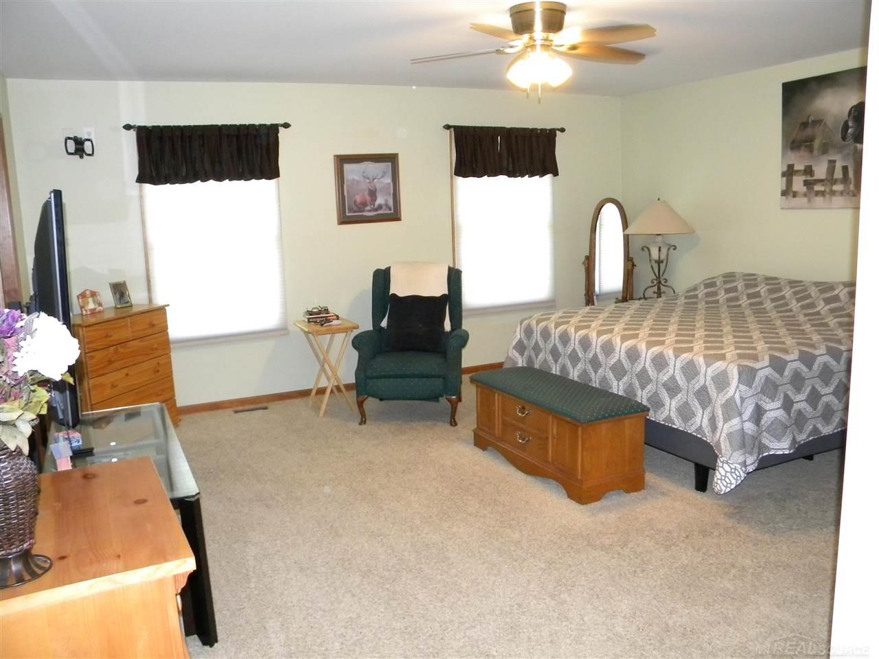 24229 Armada Ridge Road Armada, MI 48005 - Photo 16 of 38 50079914-15.JPG