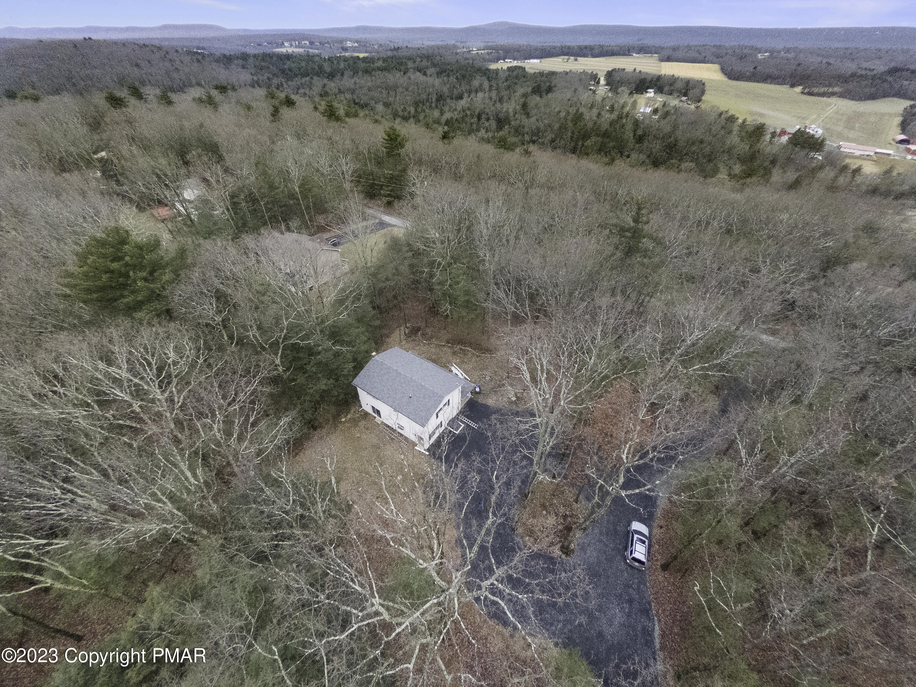 a view of a dry yard