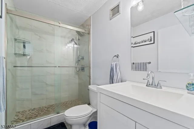 $250,000 | 10 North Wood Avenue, Unit 406, Linden, NJ 07036