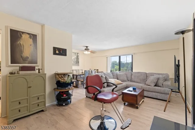 $250,000 | 10 North Wood Avenue, Unit 406, Linden, NJ 07036