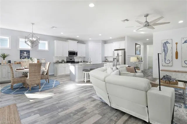 $649,000 | 14579 Topsail Drive, Naples, FL 34114