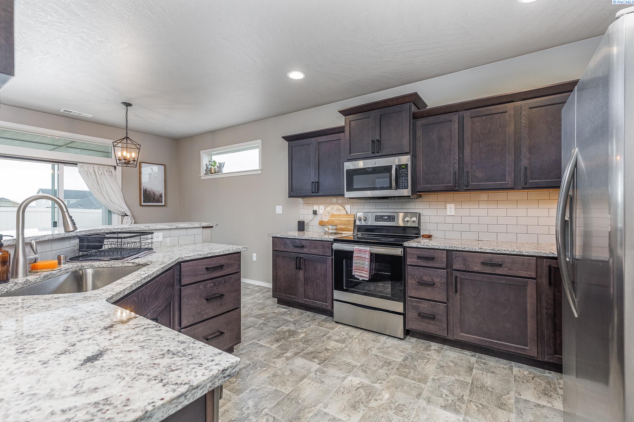 3029 Duval Loop Richland, WA 99352 - Photo 7 of 26 Gallery Image 7