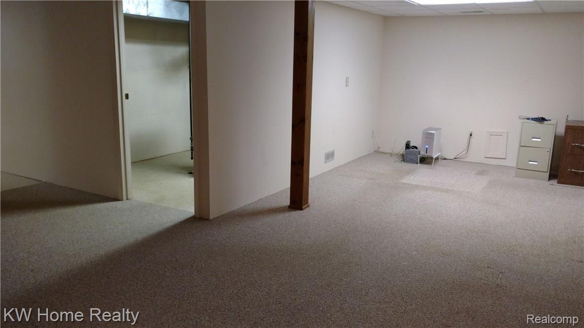 23079 Farmington Road, Unit 13 Farmington, MI 48336 - Photo 20 of 21 IMG_20180808_115010508.jpg