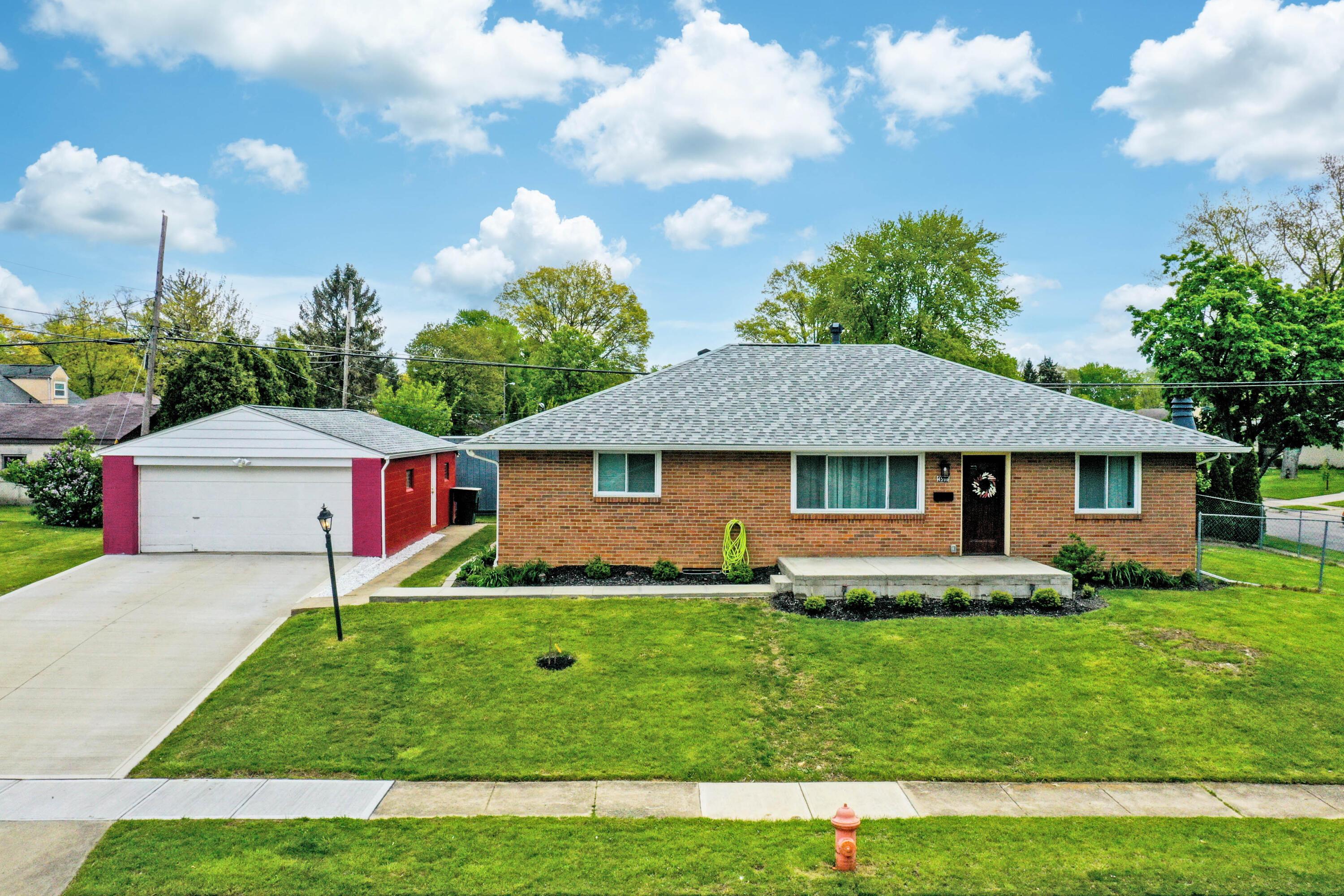 4598 Sandy Lane Road Columbus, OH 43224 - Photo 1 of 39 4598SandyLaneRoad_Hommati102(2)