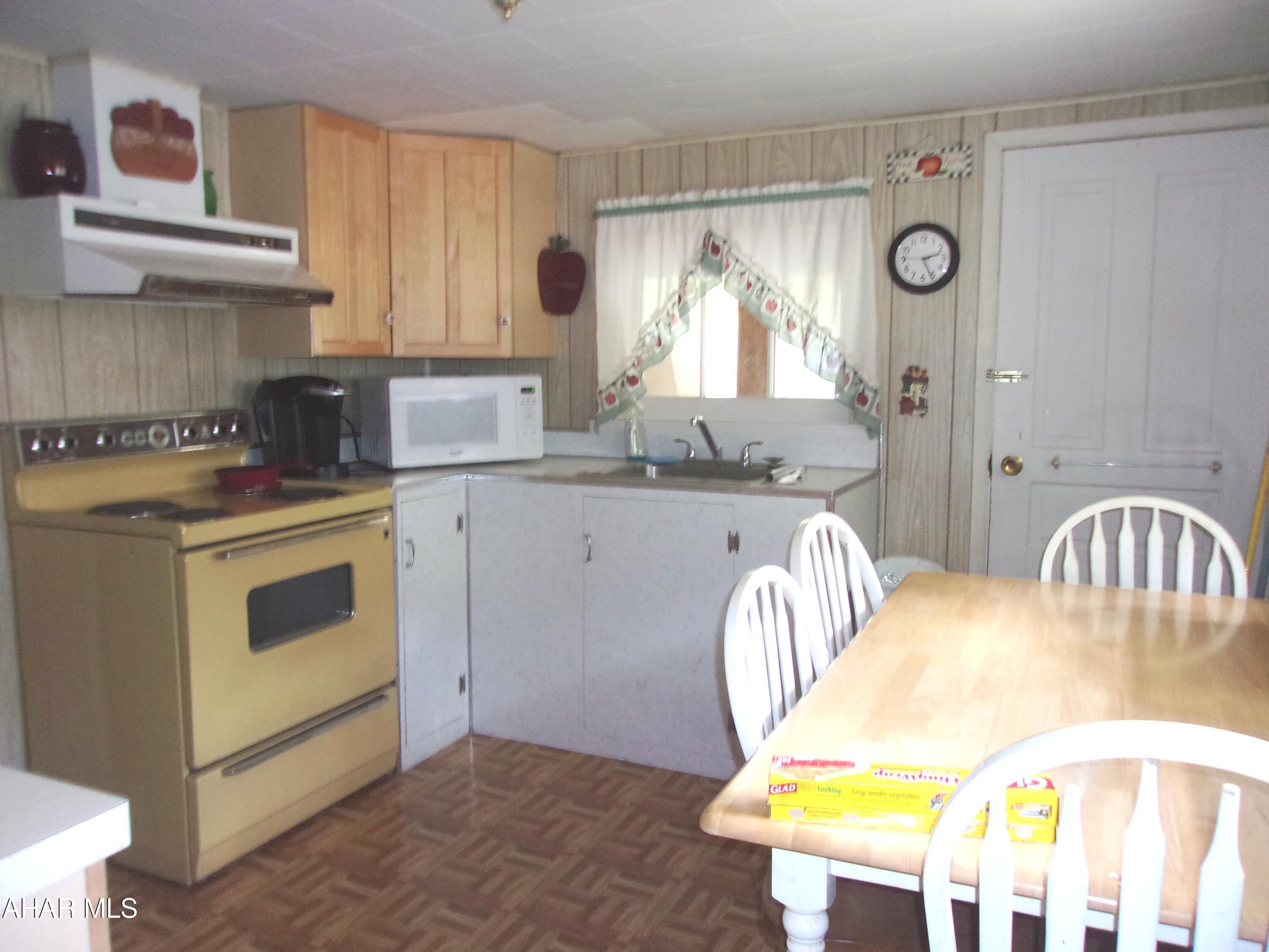 310 Locust Beach Road Everett, PA 15537 - Photo 9 of 35