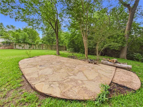 $425,000 | 902 Briar Bend Court, Bryan, TX 77802