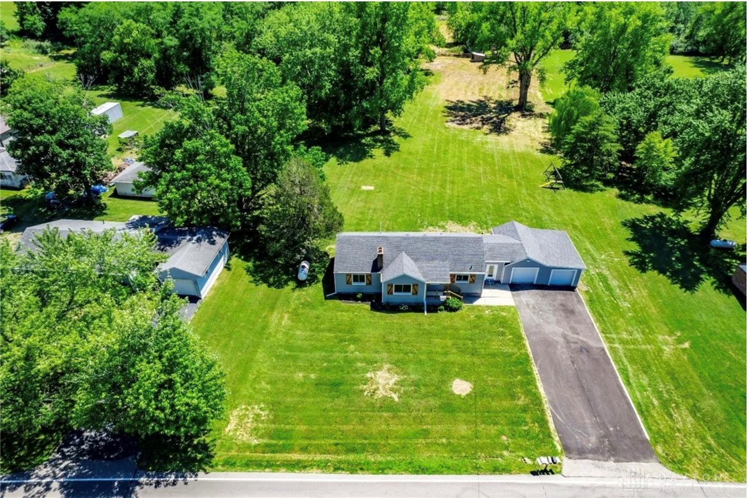 1723 Harlan Road Waynesville, OH 45068 - Photo 2 of 12