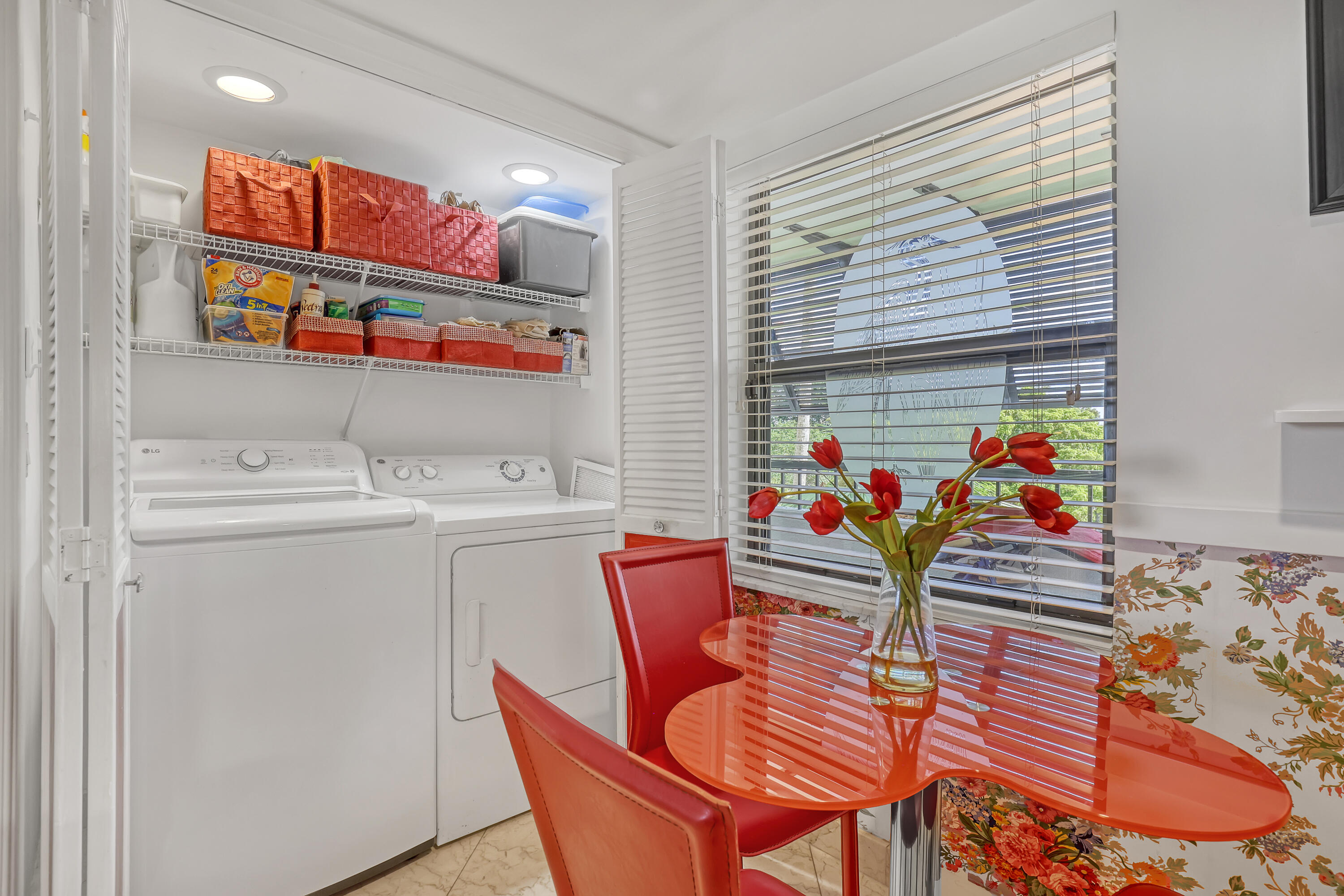 356 Golfview Road, Unit 403 North Palm Beach, FL 33408 - Photo 9 of 25 In-Unit Washer & Dryer