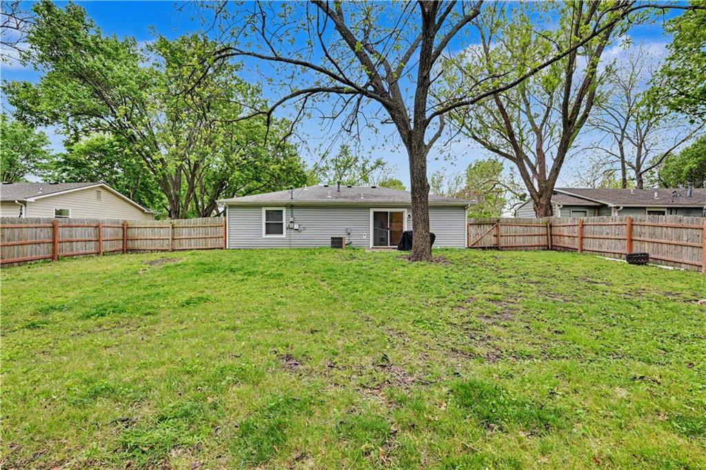 3804 Shadybrook Lane Lawrence, KS 66047 - Photo 24 of 25