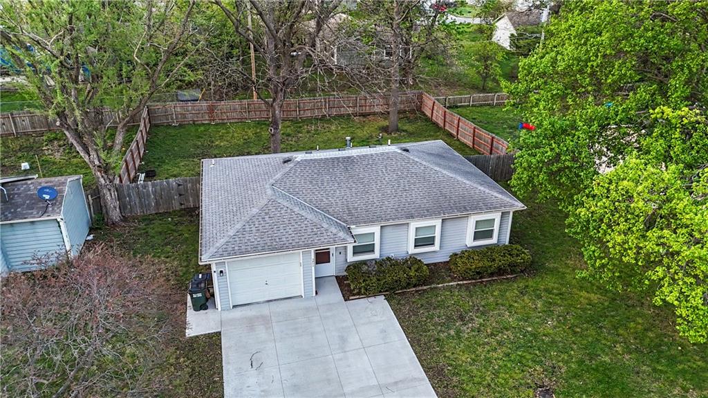3804 Shadybrook Lane Lawrence, KS 66047 - Photo 6 of 25