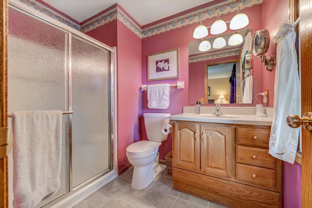 8958 Darnel Road Eden Prairie, MN 55347 - Photo 11 of 20 Gallery Image 11