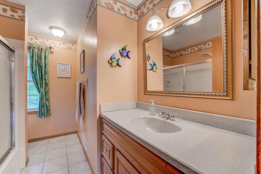 8958 Darnel Road Eden Prairie, MN 55347 - Photo 14 of 20 Gallery Image 14