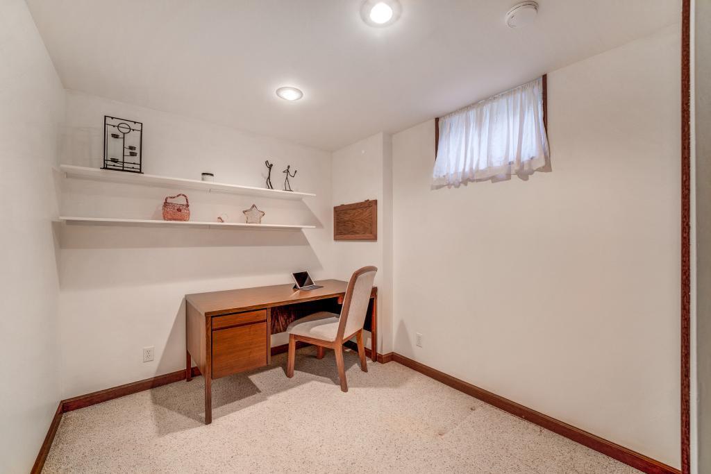 8958 Darnel Road Eden Prairie, MN 55347 - Photo 16 of 20 Gallery Image 16