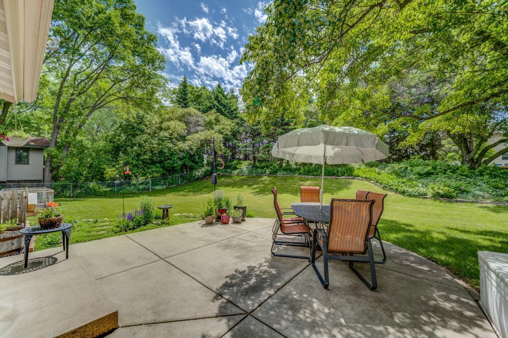 8958 Darnel Road Eden Prairie, MN 55347 - Photo 19 of 20 Gallery Image 19