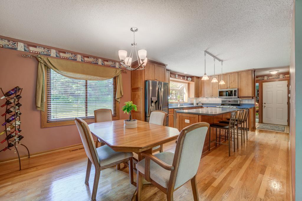 8958 Darnel Road Eden Prairie, MN 55347 - Photo 6 of 20 Gallery Image 6