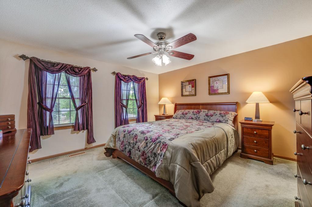 8958 Darnel Road Eden Prairie, MN 55347 - Photo 10 of 20 Gallery Image 10
