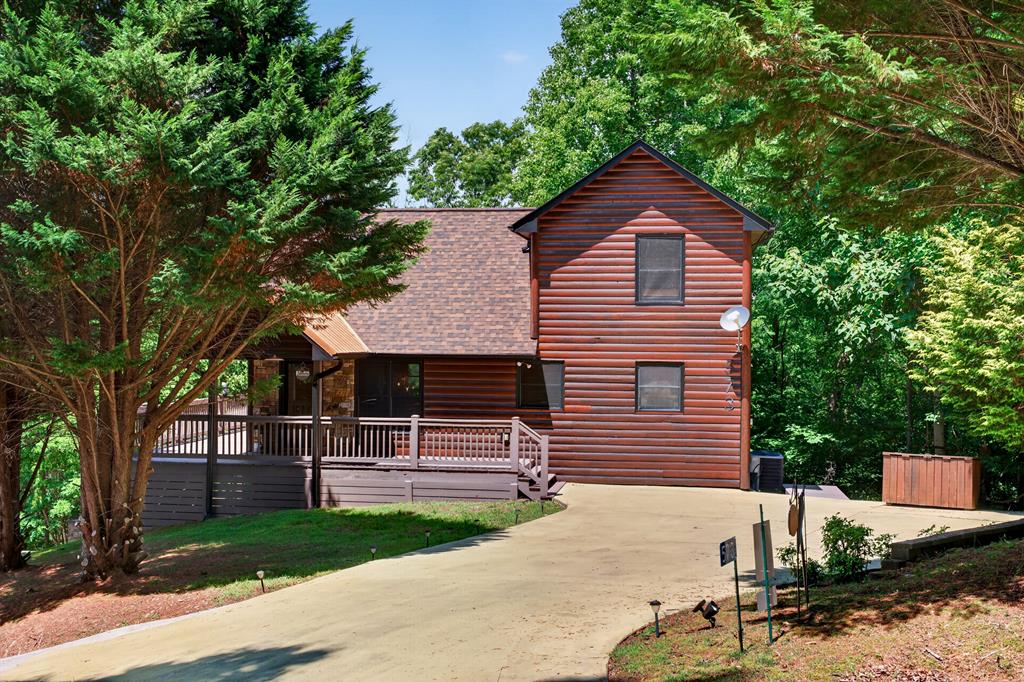 573 Weaver Creek Way Blue Ridge, GA 30513 - Photo 1 of 27 Main View