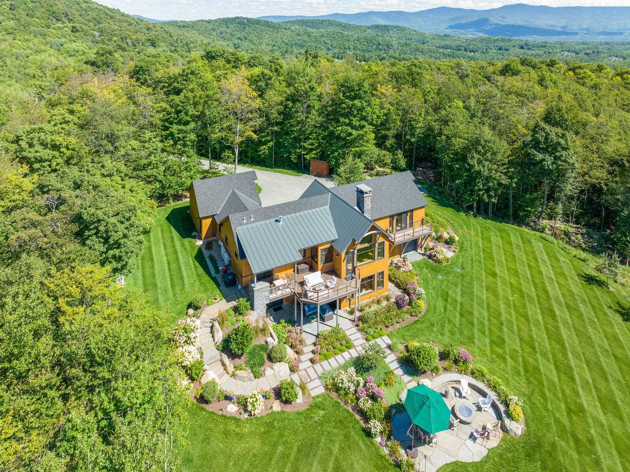 920 Wade Pasture Road Stowe, VT 05672 - Photo 2 of 40