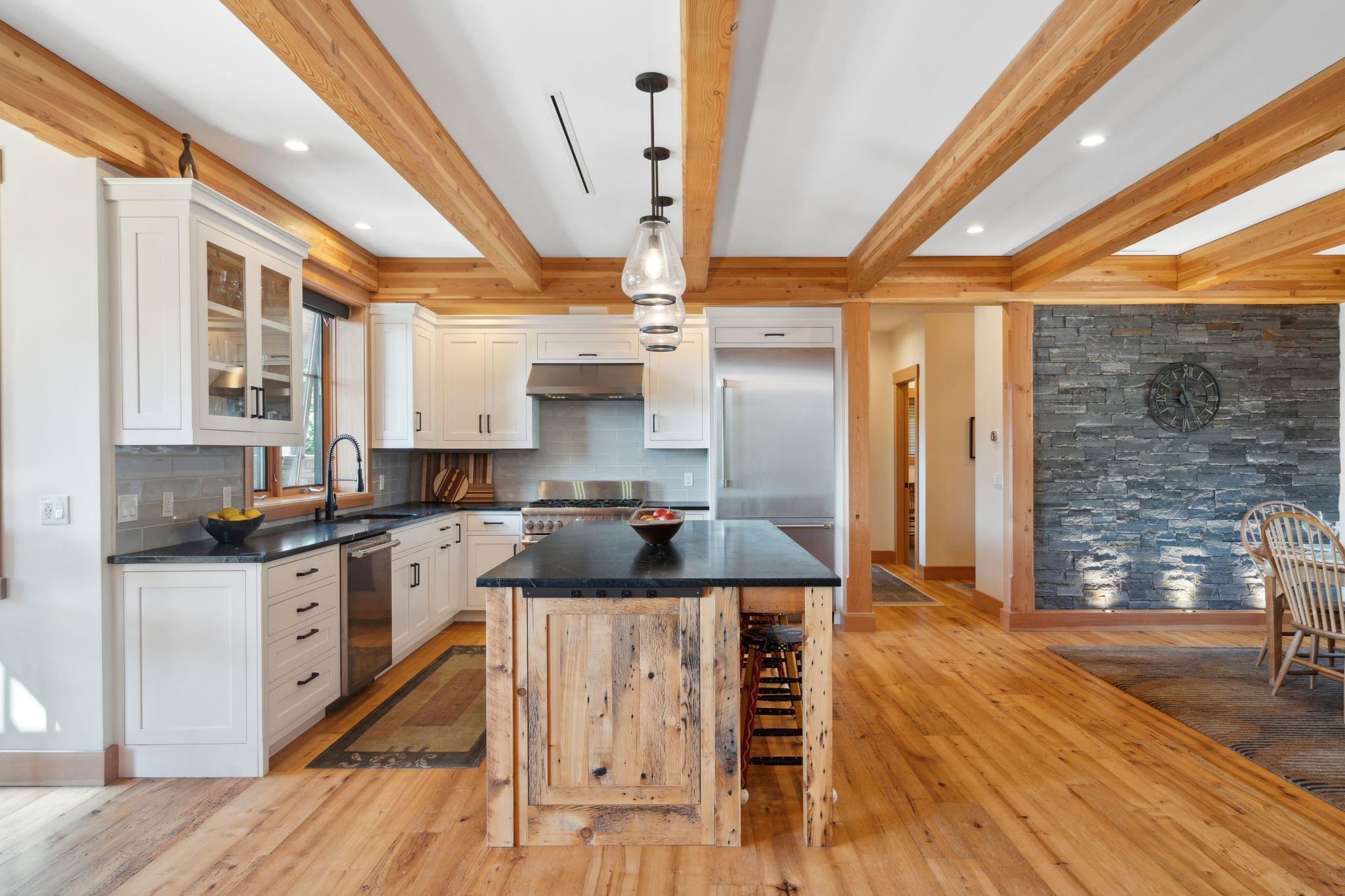 920 Wade Pasture Road Stowe, VT 05672 - Photo 4 of 40