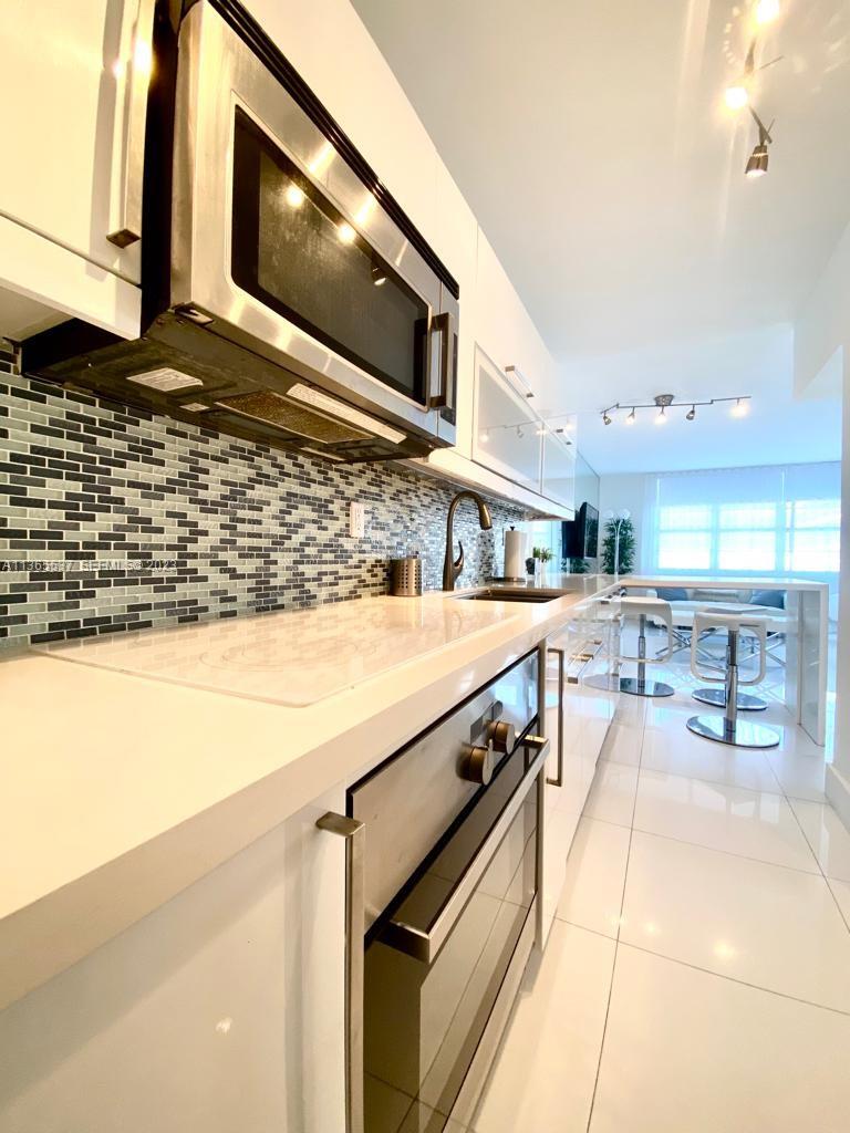 100 Lincoln Road, Unit 906 Miami Beach, FL 33139 - Photo 19 of 20