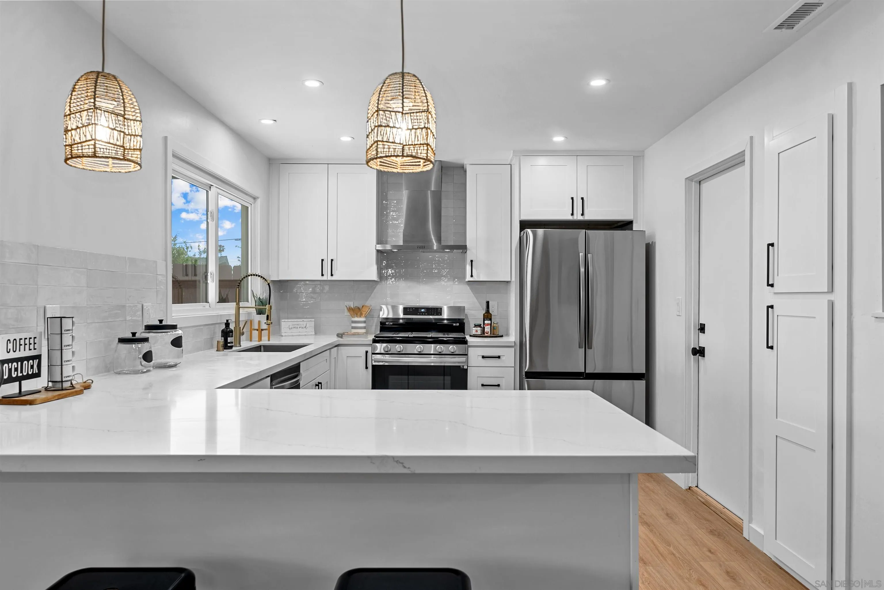 9711 Abbeywood Road Santee, CA 92071 - Photo 4 of 16 Gallery Image 4