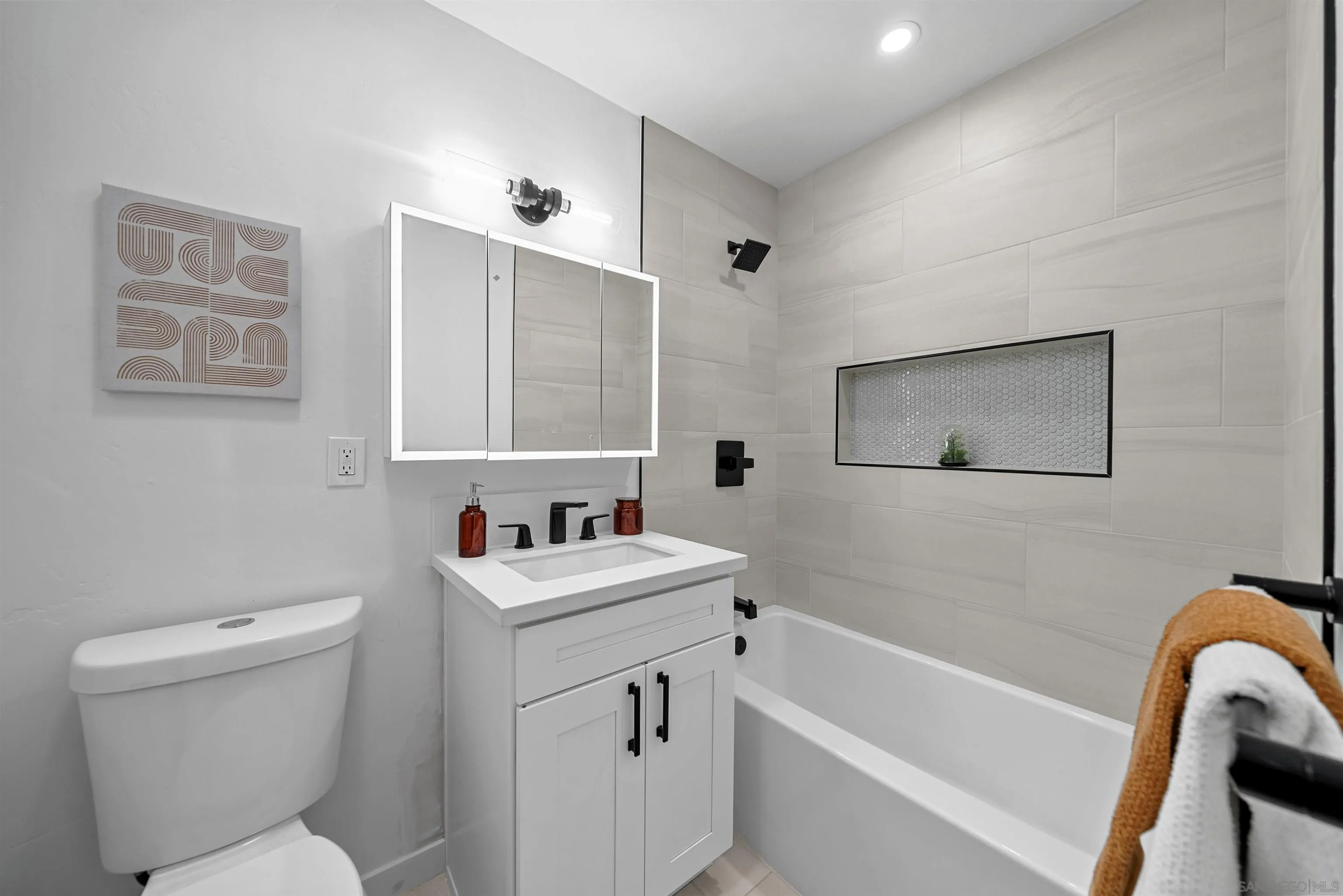 9711 Abbeywood Road Santee, CA 92071 - Photo 10 of 16 Gallery Image 10
