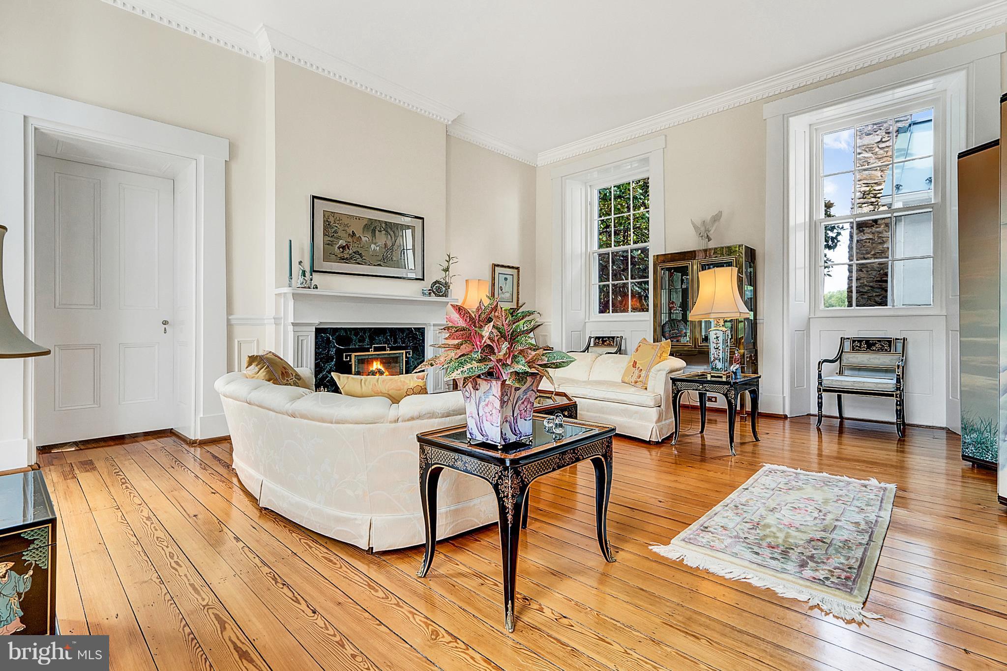 6252 Leeds Manor Road Hume, VA 22639 - Photo 2 of 30 Living Room