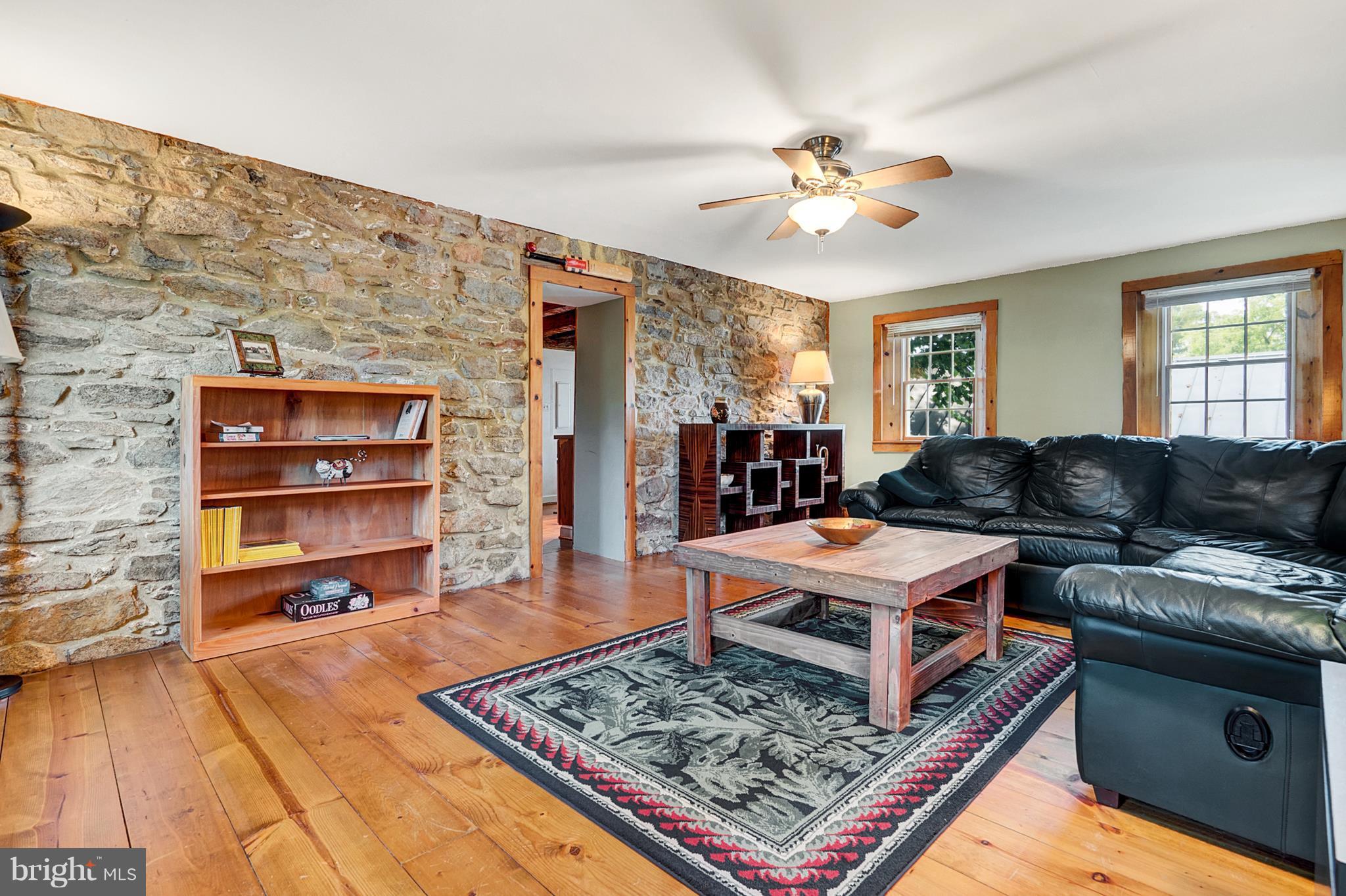 6252 Leeds Manor Road Hume, VA 22639 - Photo 23 of 30 Stone cottage living room