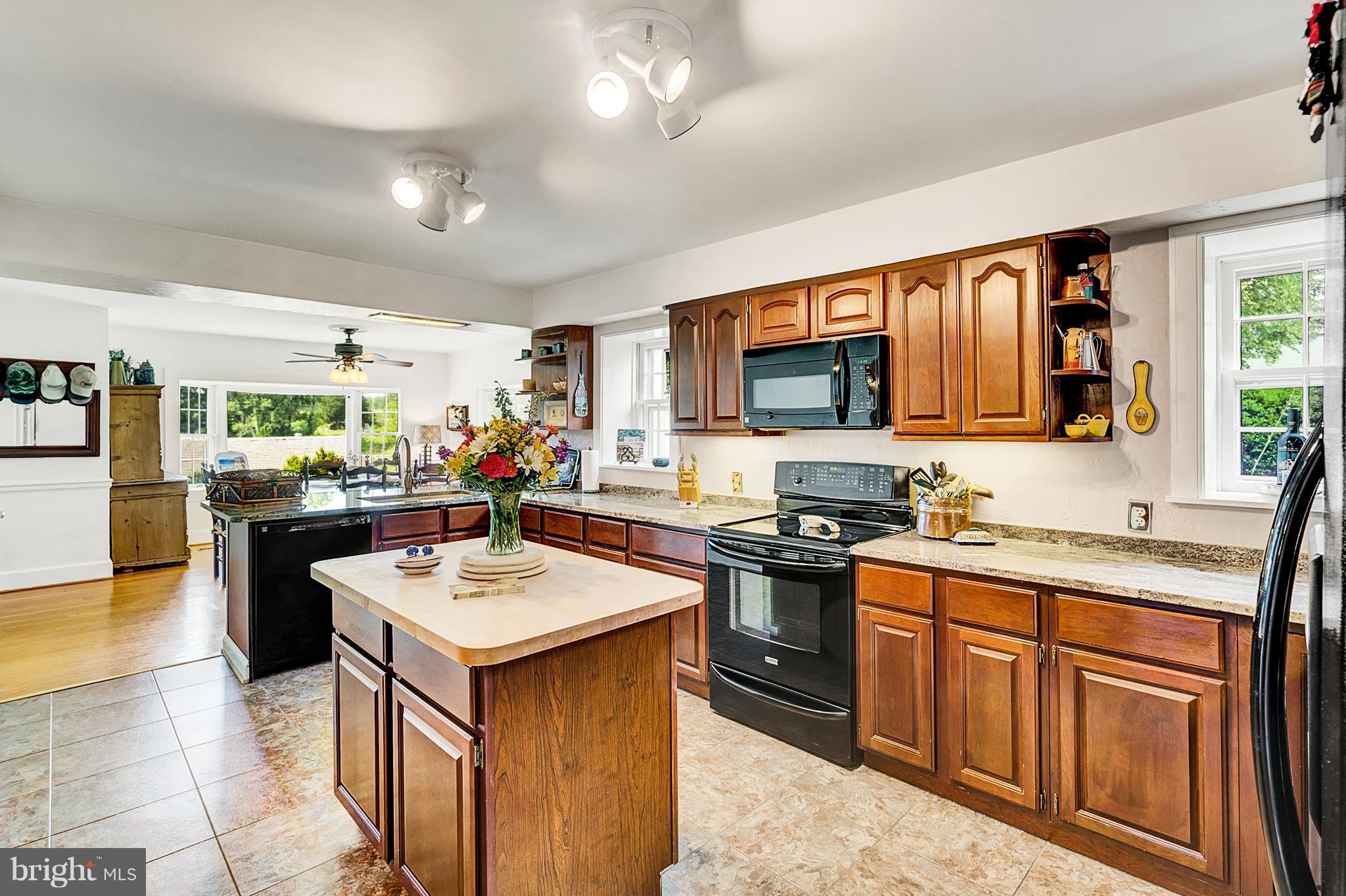 6252 Leeds Manor Road Hume, VA 22639 - Photo 4 of 30 Kitchen