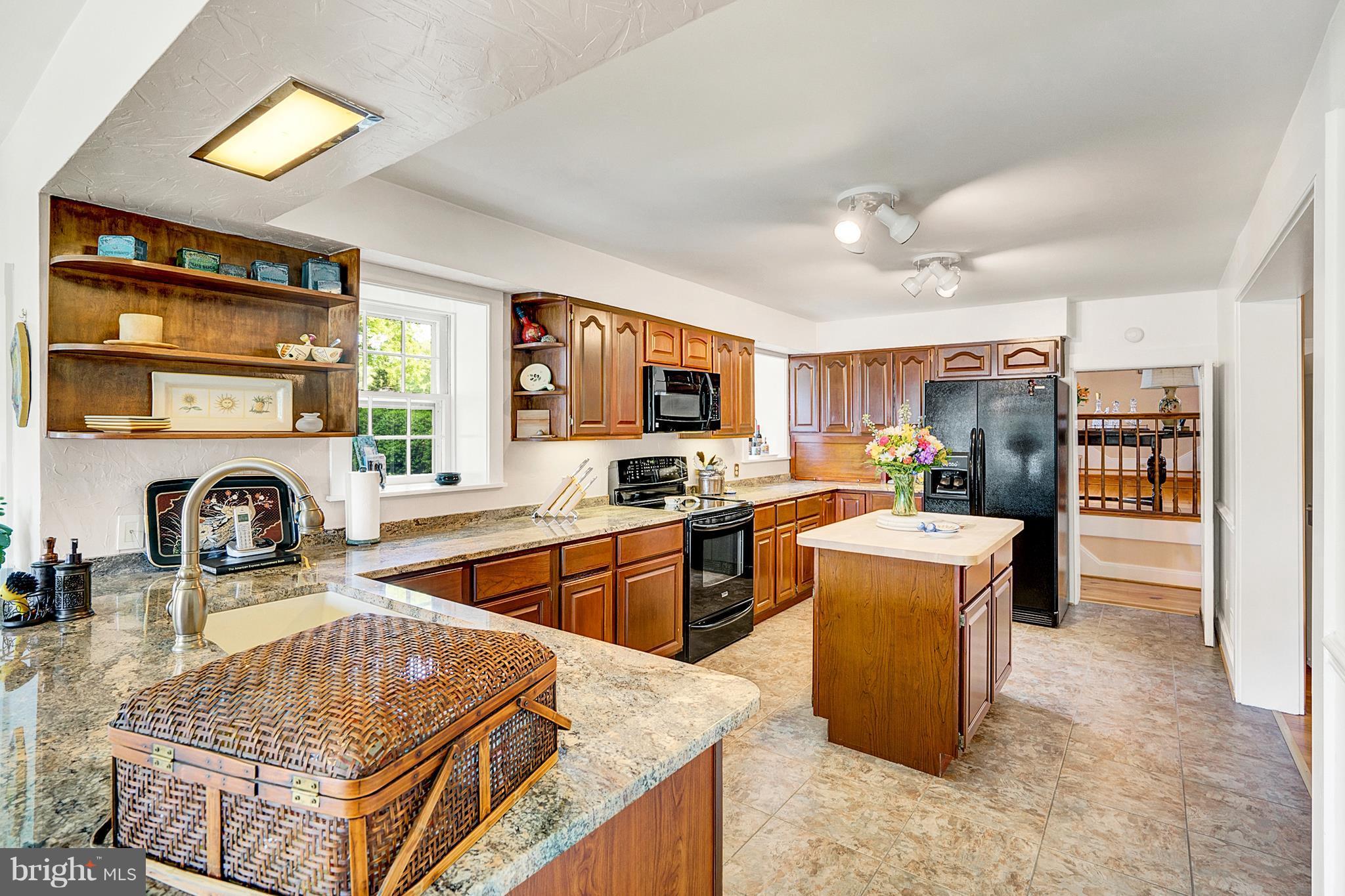6252 Leeds Manor Road Hume, VA 22639 - Photo 5 of 30 Kitchen