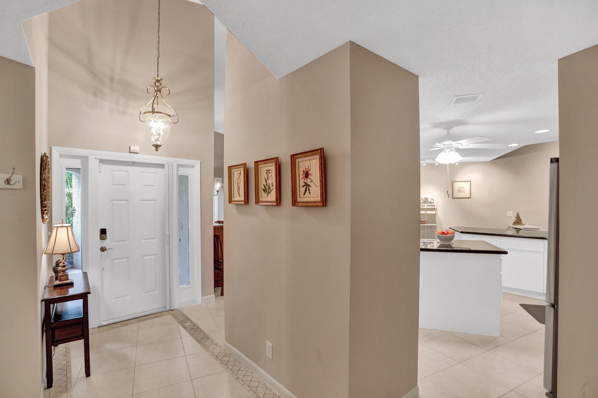 23309 Water Circle Boca Raton, FL 33486 - Photo 5 of 49 Hallway