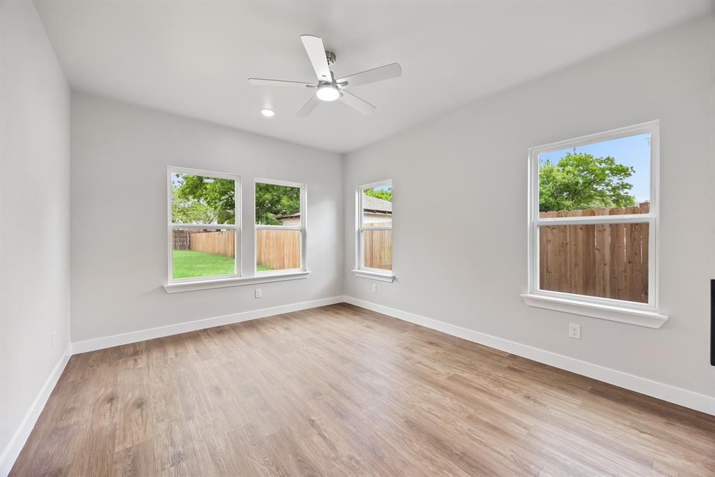 907 Elwood Road Irving, TX 75061 - Photo 19 of 32