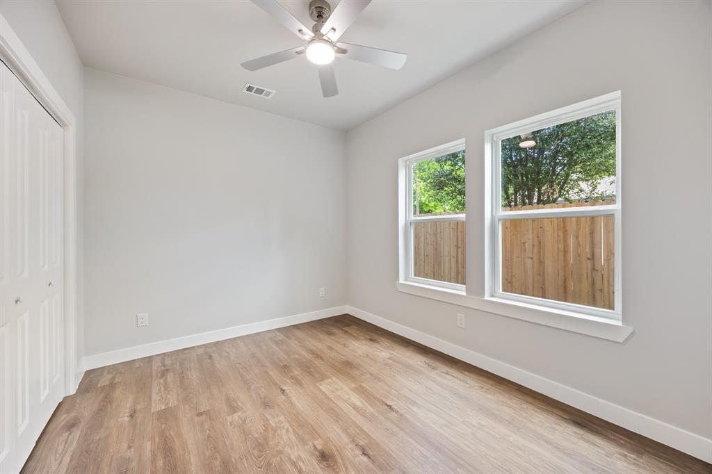 907 Elwood Road Irving, TX 75061 - Photo 26 of 32