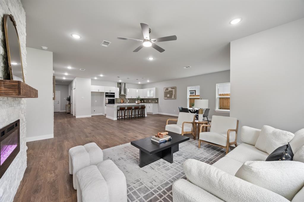 907 Elwood Road Irving, TX 75061 - Photo 8 of 32