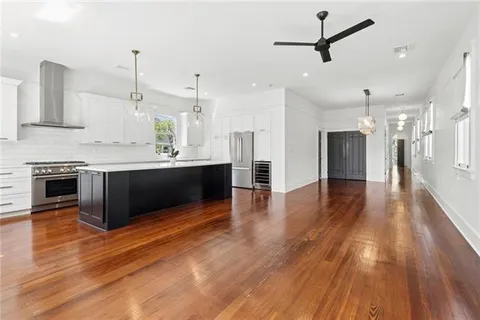 $940,000 | 425 Arabella Street, New Orleans, LA 70115