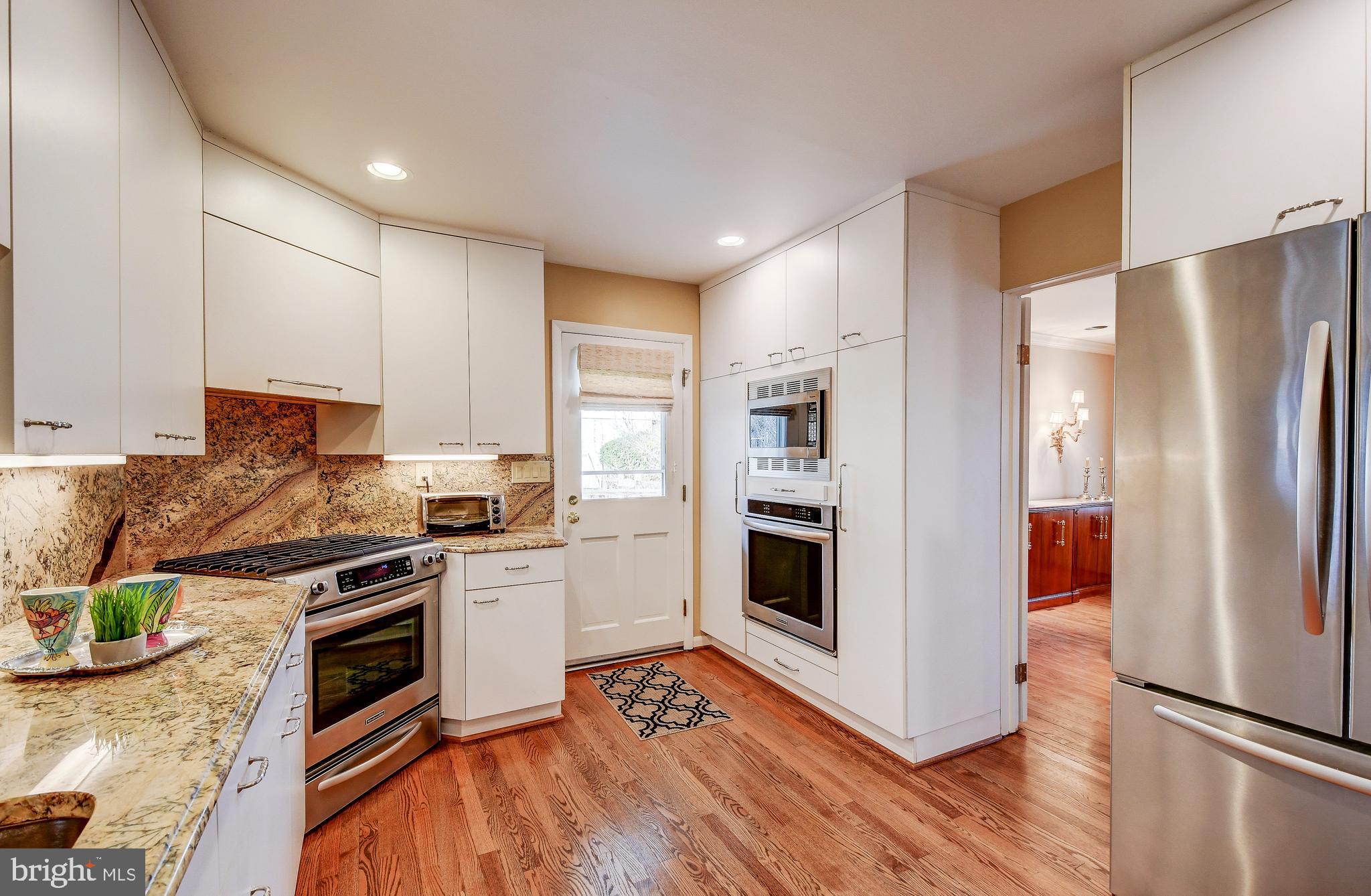 7202 Denberg Road Baltimore, MD 21209 - Photo 14 of 32 KITCHEN WITH GAS RANGE