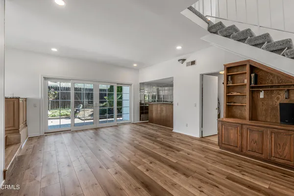 $5,900 | 327 Bethany Street, Thousand Oaks, CA 91360