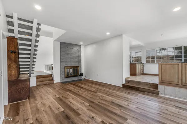 $5,900 | 327 Bethany Street, Thousand Oaks, CA 91360