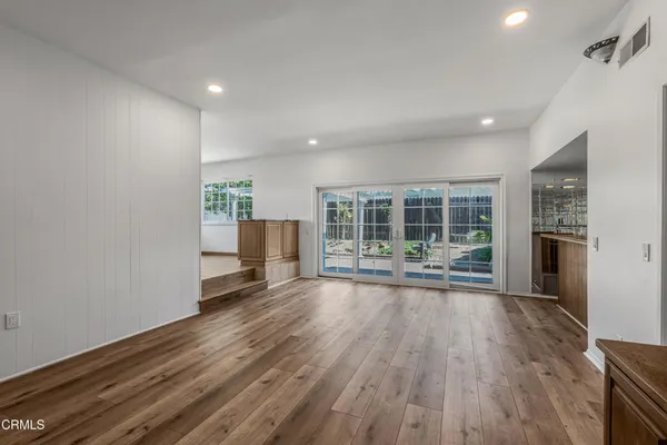 $5,900 | 327 Bethany Street, Thousand Oaks, CA 91360