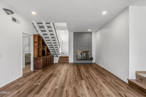 $5,900 | 327 Bethany Street, Thousand Oaks, CA 91360