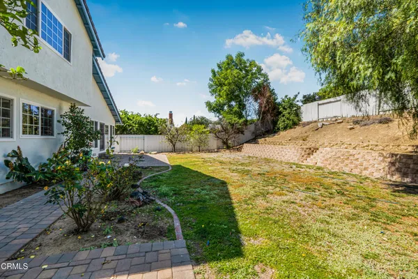 $5,900 | 327 Bethany Street, Thousand Oaks, CA 91360