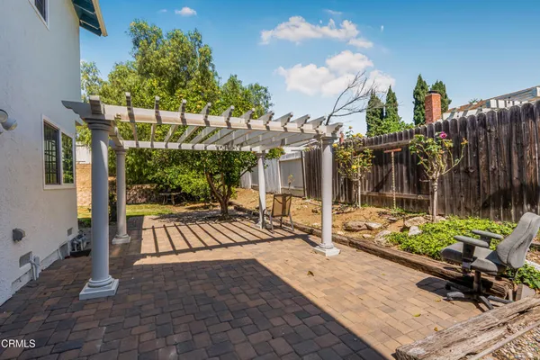$5,900 | 327 Bethany Street, Thousand Oaks, CA 91360