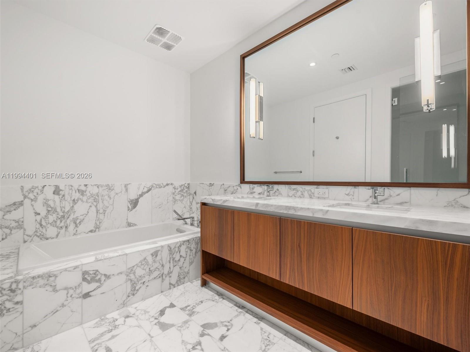 175 Southeast 25th Road, Unit 502 Miami, FL 33129 - Photo 24 of 32