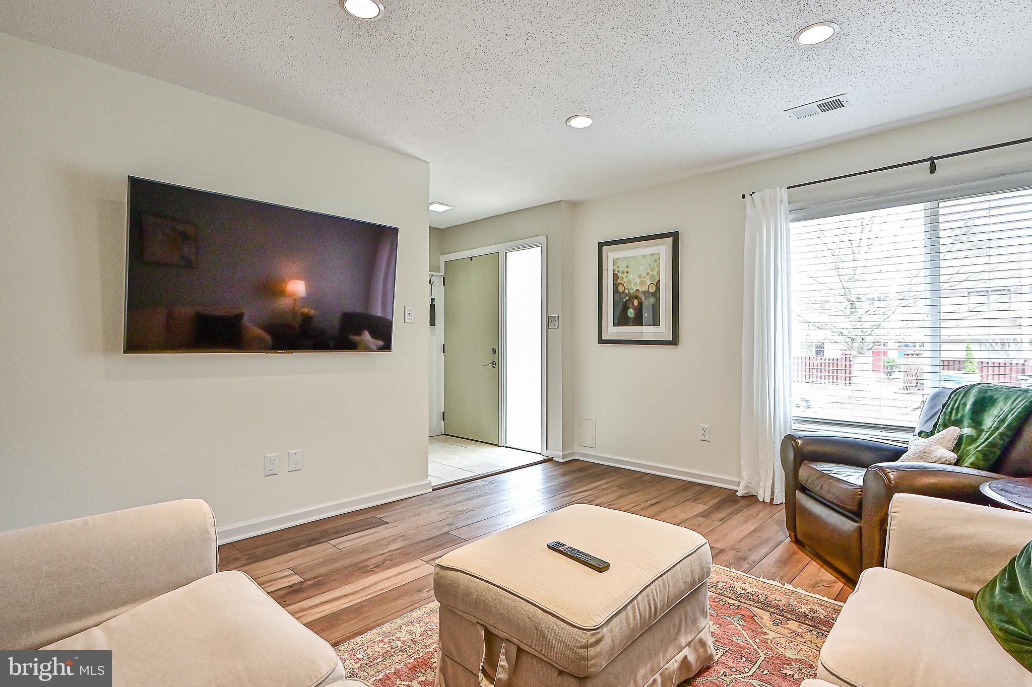2414 Southgate Square Reston, VA 20191 - Photo 11 of 48