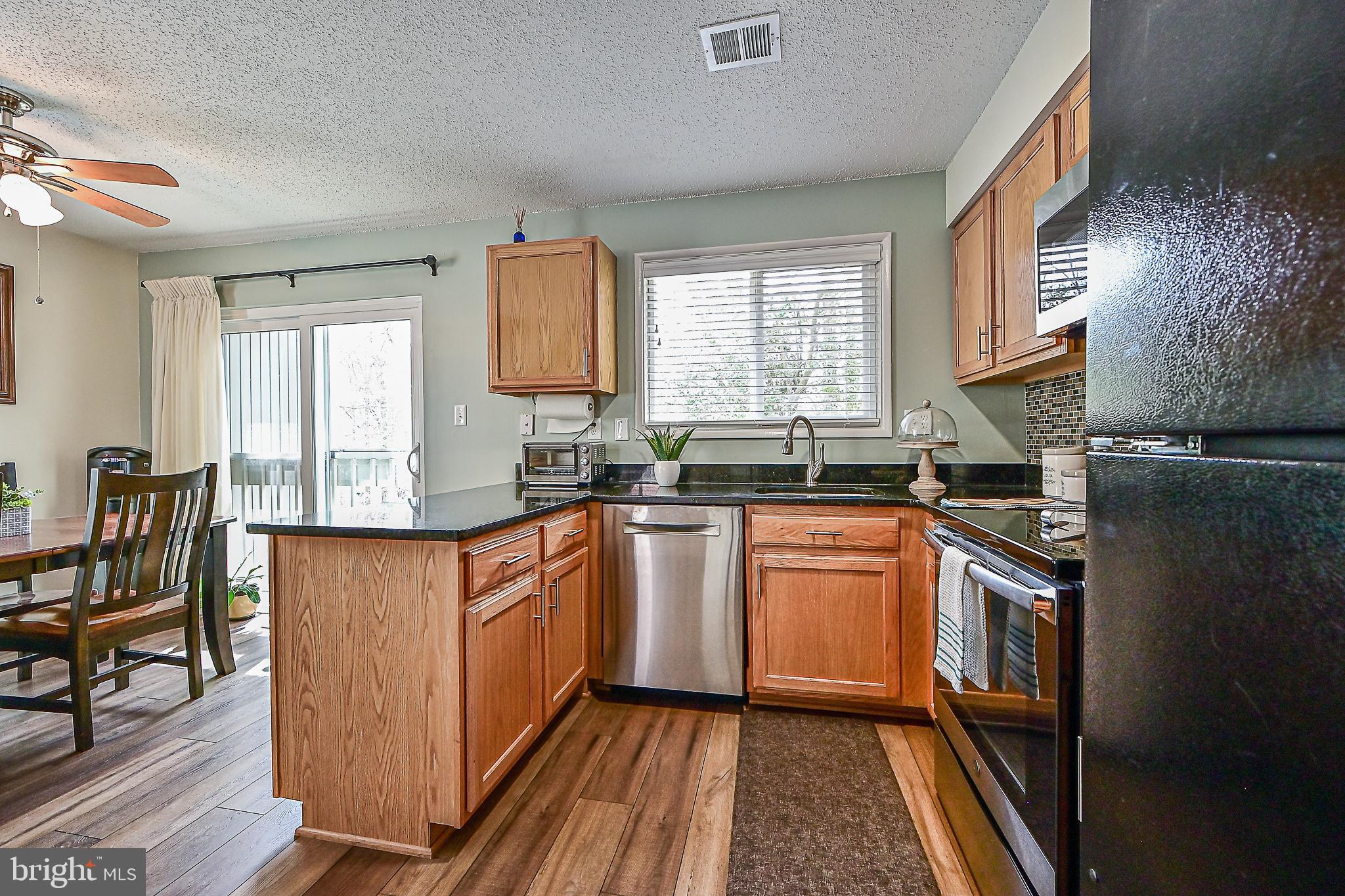 2414 Southgate Square Reston, VA 20191 - Photo 13 of 48